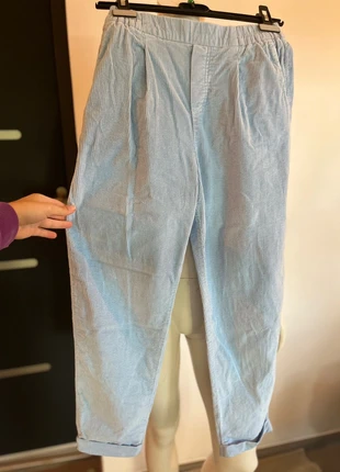 Pantalon bleu velours côtelé, merk: United Colors of Benetton, staat: Nieuw zonder prijskaartje, maat: XS / 34 / 6, € 40,00, € 42,70 inclusief Kopersbescherming