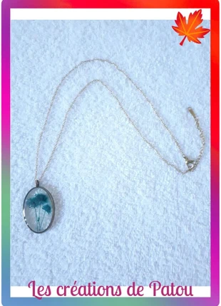 Collier avec médaillon réalisé en résine et fleurs séchées, marque: Les créations de Patou, état: Neuf sans étiquette, 7,50 €, 8,58 € Protection acheteurs incluse