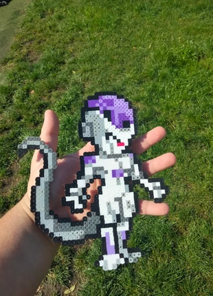 Hama beads de Dragon ball Z, merk: Dragon Ball, staat: Nieuw met prijskaartje, maat: Prematuur, tot 44 cm, € 8,00, € 9,10 inclusief Kopersbescherming