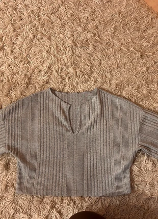 Cropped Pullover mit Schlitzkragen, brand: Pullover, condizioni: Buone, taglia: M / IT 42 / EU 38, €3.00, €3.85 include la Protezione acquisti