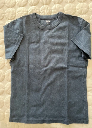 Teeshirt Uniqlo taille XS, marque: Uniqlo, état: Très bon état, taille: XS, 6,00 €, 7,00 € Protection acheteurs incluse