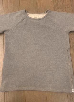 Felpa bambina a maniche corte DouDou 10 anni, brand: DOU DOU, condizioni: Ottime, taglia: 10 anni / 140 cm, €12.00, €13.30 include la Protezione acquisti