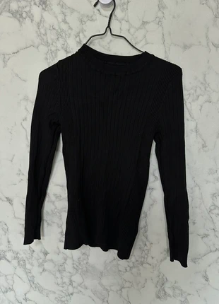 Juoda ilgom rankovėm bliuskutė, brand: New Yorker, condizioni: Buone, taglia: S / IT 40 / EU 36, €1.00, €1.75 include la Protezione acquisti