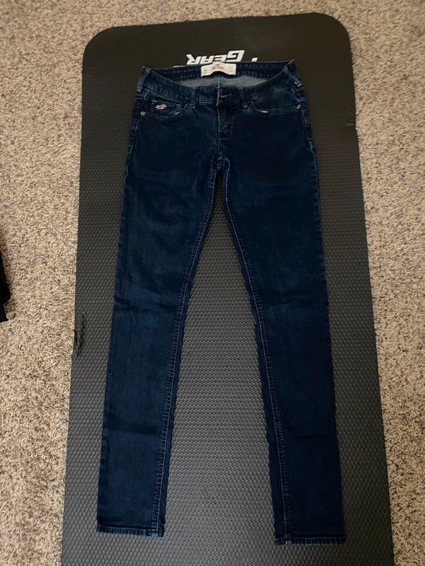 Dark denim hollister jeans sz 5 1