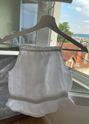 Haut court broderies H&M taille 11_12ans / XS, marque: H&M, état: Très bon état, taille: XS / 34 / 6, 3,00 €, 3,85 € Protection acheteurs incluse