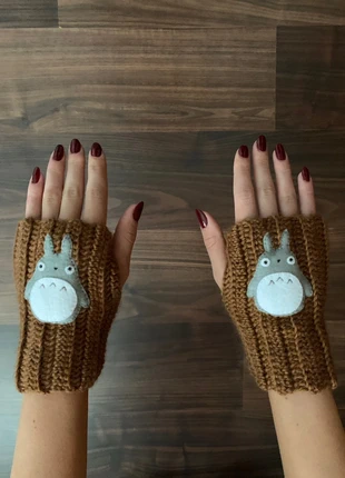 handmade Totoro crochet hand warmers/gloves, brand: COQUETTE, condizioni: Nuovo senza cartellino, taglia: S, €13.00, €14.35 include la Protezione acquisti