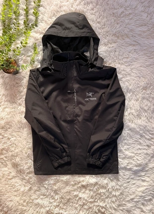 Veste Arc’teryx noir - M, brand: Arc'teryx, condizioni: Nuovo con cartellino, taglia: M, €125.90, €132.90 include la Protezione acquisti