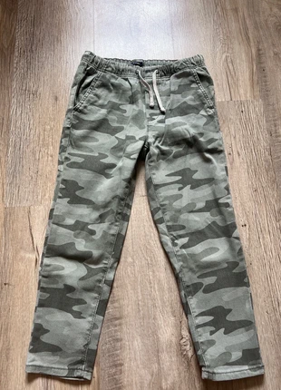 Pantalon Kiabi 7 ans, marque: Kiabi, état: Très bon état, taille: 7 ans / 122 cm, 4,00 €, 4,90 € Protection acheteurs incluse