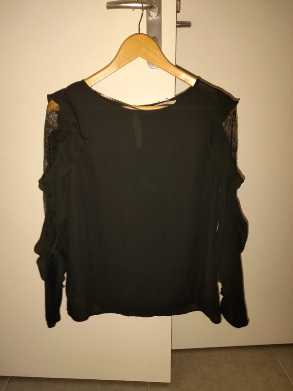 Jolie blouse camaieu a dentelle