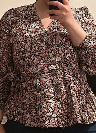 Blouse - flower design, marke: C&A, zustand: Neu, größe: 5XL / 50 / 22, 6,00 €, 7,00 € inklusive Vinted-Käuferschutz