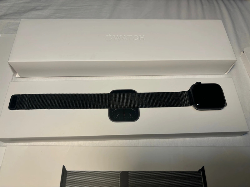 Apple Watch series 6 space gray aluminum 2