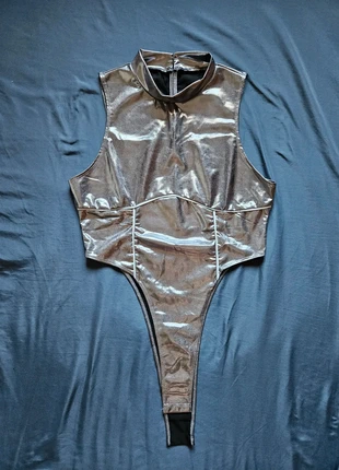 Body argento metallizzato, marca: Shein, estado: Novo sem etiquetas, tamanho: L / 40 / 12, €7.00, €8.05 inclui Proteção do Comprador