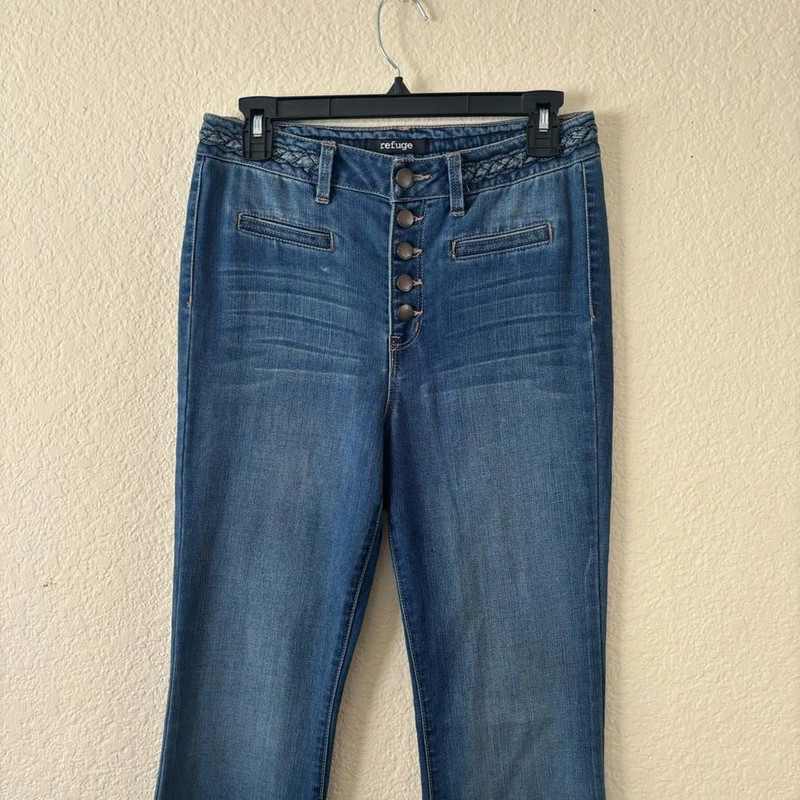 Refuge Flare Jeans 33” Inseam Size 8 3