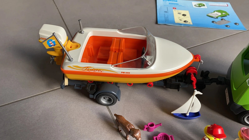 Playmobil 4144 voiture familiale avec remorque et bateau