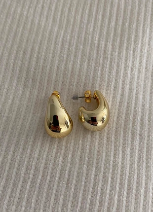 Boucles d'oreilles gouttes d’eau doré en acier inoxydable, merk: Boutique indépendante, staat: Nieuw zonder prijskaartje, € 5,00, € 5,95 inclusief Kopersbescherming