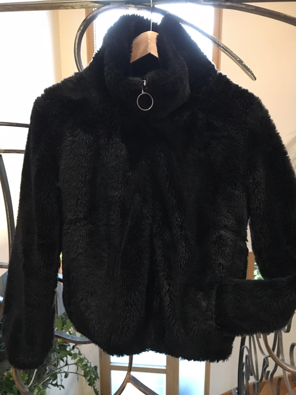 manteau fourrure noir jennyfer
