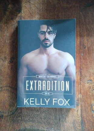 Extradition - Kelly Fox, staat: Goed, € 9,50, € 10,68 inclusief Kopersbescherming