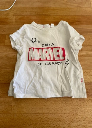 T shirt, brand: Marvel, condizioni: Buone, taglia: 1-3 mesi / 56 cm, €1.00, €1.75 include la Protezione acquisti