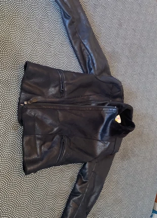 Vestes noir , marke: Little, zustand: Sehr gut, größe: 10 Jahre / 140, 10,00 €, 11,20 € inklusive Vinted-Käuferschutz