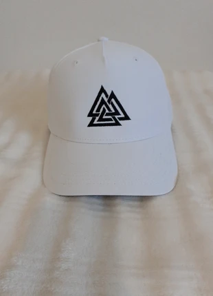 Casquette blanche TU broderie viking motif Valknut, marque: Atlantis, état: Neuf sans étiquette, taille: Taille unique, 12,00 €, 13,30 € Protection acheteurs (Pro) incluse