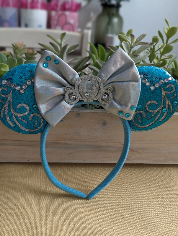 Disney Cinderella Carriage Blue Ears 1