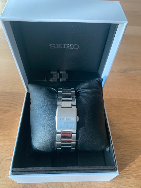 SEIKO Analogue Quartz