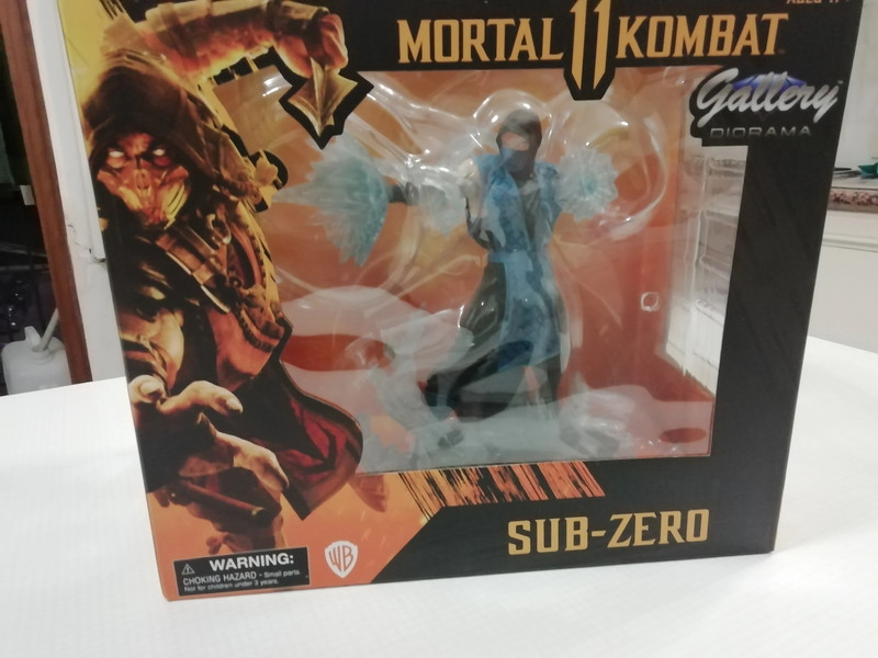 Statua Sub-Zero ex Mortal Kombat 11 Gallery Diamond Select  1