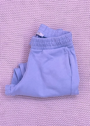 Baby blue joggers , marca: Bershka, estado: Novo sem etiquetas, tamanho: S / 36 / 8, €10.00, €11.20 inclui Proteção do Comprador