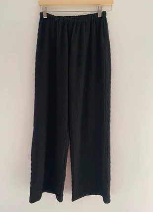 Pantalon fluide noir, marque: lucce paris, état: Neuf sans étiquette, taille: M / 38 / 10, 4,00 €, 4,90 € Protection acheteurs incluse