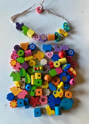 Holzperlen Fädelspiel große Holzperlen Montessori, merk: Haba, staat: Heel goed, maat: 18-24 maanden / 86 cm, € 10,00, € 11,20 inclusief Kopersbescherming