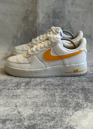 Nike 👟 air force 1 low blanche swoosh jaune taille 38.5 femme, marque: Nike, état: Très bon état, taille: 38.5, 60,00 €, 63,70 € Protection acheteurs (Pro) incluse