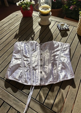 Shiny white corset, marca: Used, estado: Muy bueno, tamaño: M / 38 / 10, 20,00 €, 21,70 € Protección al comprador incluida