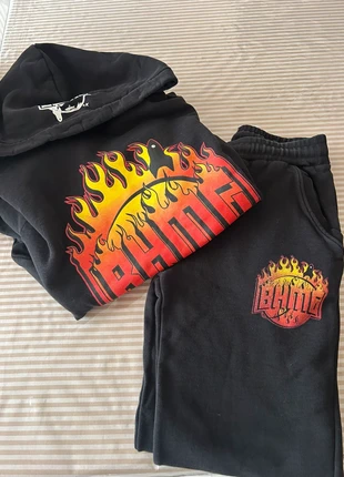 Completo tuta BHMG 12/13 anni / survêtement complet BHMG 12/13 ans, marque: BHMG, état: Très bon état, taille: 12 ans / 152 cm, 15,00 €, 16,45 € Protection acheteurs incluse