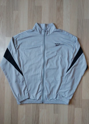 Veste de survêtement Reebok gris clair – Taille M, marke: Reebok, zustand: Sehr gut, größe: M, 13,99 €, 15,39 € inklusive Vinted-Käuferschutz