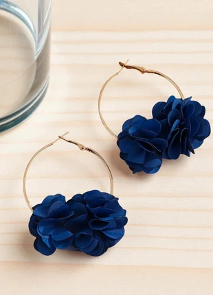 Boucles d’oreilles créoles dorées & fleurs bleu marine en tissu, marca: Boutique privée, estado: Muito bom, €4.50, €5.43 inclui Proteção do Comprador