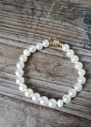 Beau bracelet en perles de nacre naturelles, marque: Boutique Parisienne, état: Très bon état, 11,00 €, 12,25 € Protection acheteurs incluse