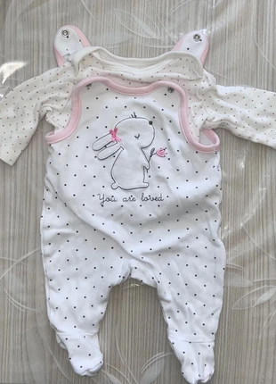 Grenouillère pyjama fille 1M C&A, marke: C&A, zustand: Sehr gut, größe: Bis zu 1 Monat / 50, 3,50 €, 4,38 € inklusive Vinted-Käuferschutz