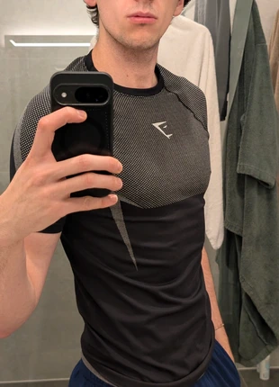 Gymshark Onyx 5.0 Grey M t-shirt, marque: Gymshark, état: Très bon état, taille: M, 75,00 €, 79,45 € Protection acheteurs incluse