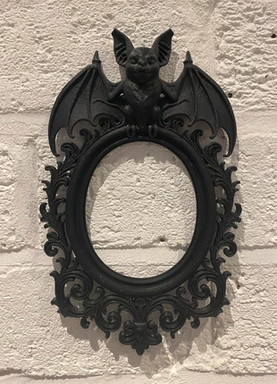 Spooky Halloween Gothic oval picture frame decoration., condition: New without tags, £5.00, £5.95 includes Buyer Protection