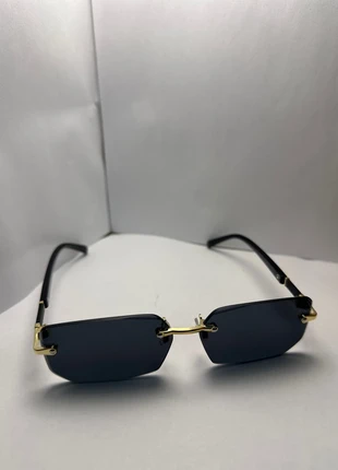 Brille Sonnenbrille dunkel rahmenlos schwarz/goldene Träger Y2K style vintage luxuriös, marke: Sonstiges, zustand: Neu, 9,00 €, 10,15 € inklusive Vinted-Käuferschutz