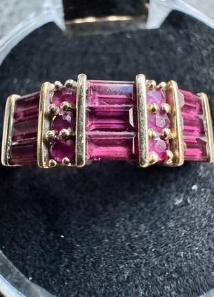 9ct gold garnet ring, condition: Very good, size: 18.5 mm / Q½, £150.00, £158.20 includes Buyer Protection