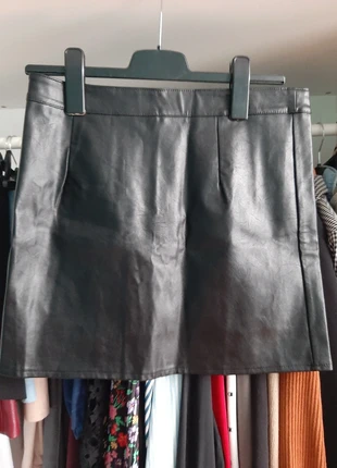 Jupe en similicuir noire, état: Neuf sans étiquette, taille: L / 40 / 12, 3,00 €, 3,85 € Protection acheteurs incluse