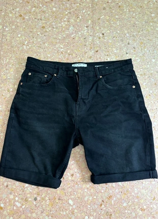 Pantalon corto vaquero Bershka, merk: Bershka, staat: Heel goed, maat: W33 | FR 42, € 7,00, € 8,05 inclusief Kopersbescherming