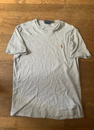 T-shirt Ralph Lauren, custom slim fit, merk: Ralph Lauren, staat: Heel goed, maat: M, € 40,00, € 42,70 inclusief Kopersbescherming