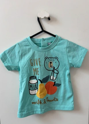 Teeshirt à manches courtes, merk: sans marque, staat: Heel goed, maat: 6-9 maanden / 68 cm, € 1,00, € 1,75 inclusief Kopersbescherming