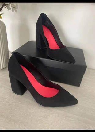 Escarpins Even&Odd noirs à talons blocs – Élégants et comme neufs, marca: Even&Odd, estado: Novo sem etiquetas, tamanho: 38, €20.00, €21.70 inclui Proteção do Comprador