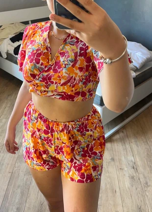 Ensemble floral, marke: Shein, zustand: Neu, größe: S / 36 / 8, 8,00 €, 9,10 € inklusive Vinted-Käuferschutz