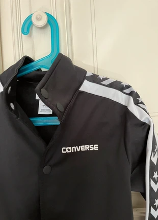 Veste enfant Converse 5 ans , brand: Converse, condizioni: Ottime, taglia: 5 anni / 110 cm, €19.00, €20.65 include la Protezione acquisti
