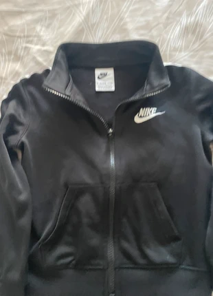 Veste Nike, marca: Nike, estado: Muy bueno, tamaño: 3 años / 98 cm, 5,00 €, 5,95 € Protección al comprador incluida
