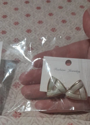 Boucles d'oreilles neuves sous blister, brand: Fashion Jewellery, condition: New with tags, €1.50, €2.28 includes Buyer Protection